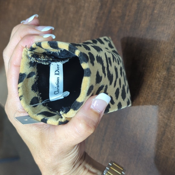 Christian Dior Eyeglass/Sunglass Case... Animal print and soft cover. NWT. - Picture 8 of 8